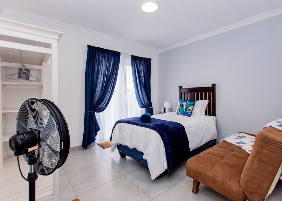 5 Bedroom Property for Sale in Brittania Beach Estate Western Cape